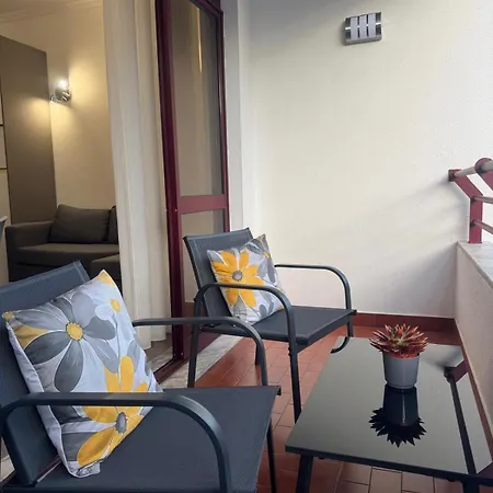 Avila Holidays פונשל